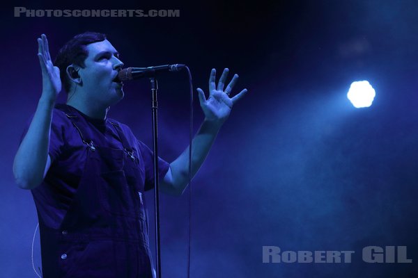 THE TWILIGHT SAD - 2022-11-28 - PARIS - Accor Arena - James Alexander Graham